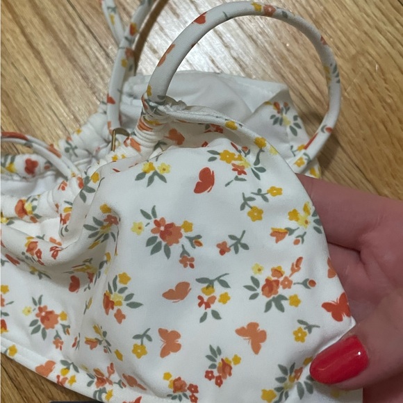 Hollister Floral Bikini Top Size XS with Tags - Picture 3 of 5